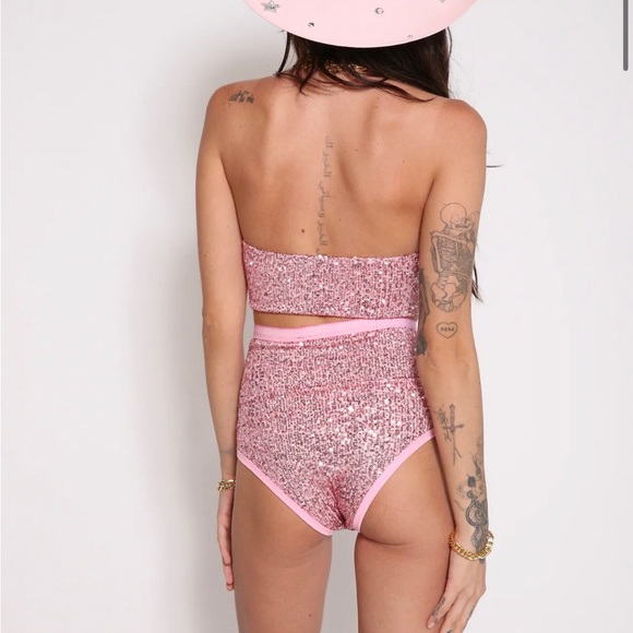 East n West set - Picture 2 of 8